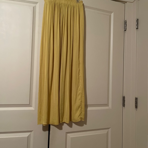Yellow Midi Skirt - Picture 3 of 4